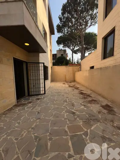 شقة فخمة للبيع في راس المتن Deluxe apartment for sale in Ras el Maten