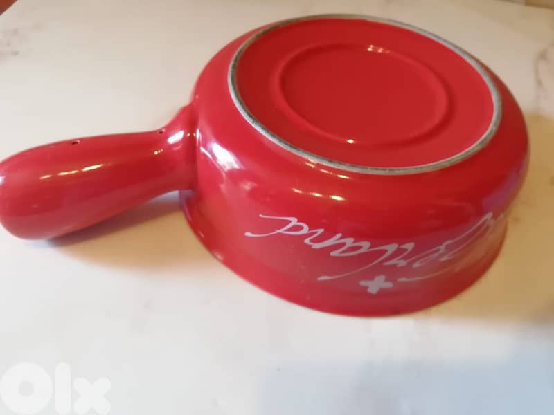 Bright red glazed Switserland caquelon clay 2 liter capacity for 2-4 p 1