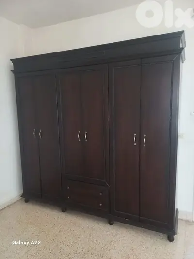 خزانة ست درف خشب زان ولاتي ملبسة قشر