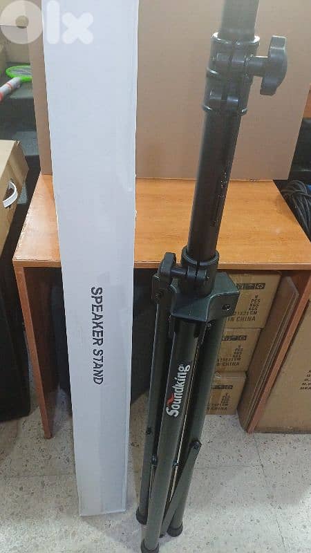 2 stand speaker 2m height new in box 2