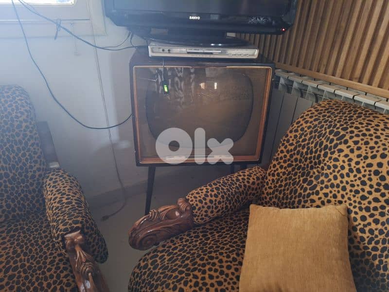 Old Antique TV 1