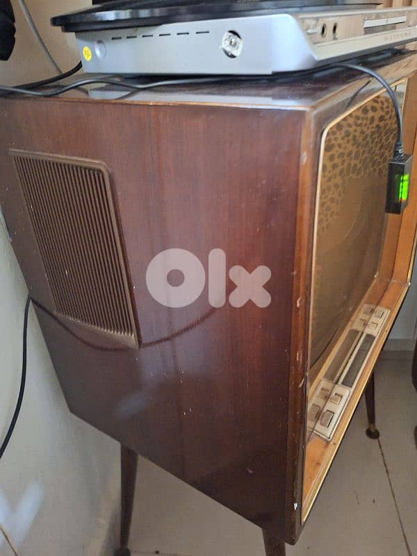 Old Antique TV 2