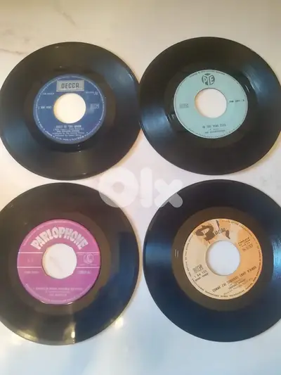 Any of these 45t 7" for 300k Generic covers  read details for titles