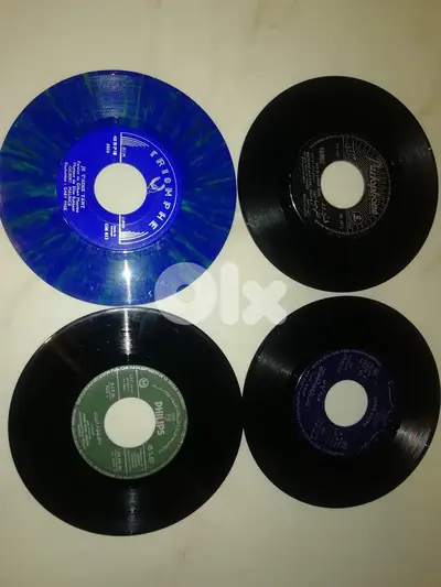 Any of these 45t 7" for 1M LL Generic covers read details for titles