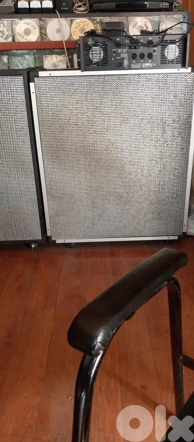 2 speakers x4 cabinate speakers
