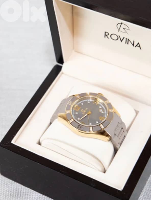 Grey RovinaWatch 0