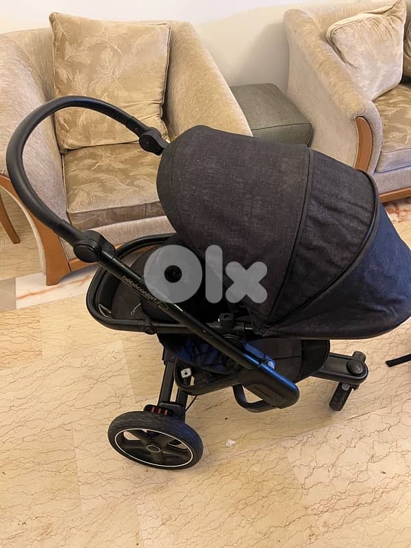 Bebe-Confort Nova stroller / car seat and base 2