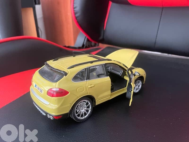 diecast cars 2 hummer porshe cayenne jeep all 10$ 5