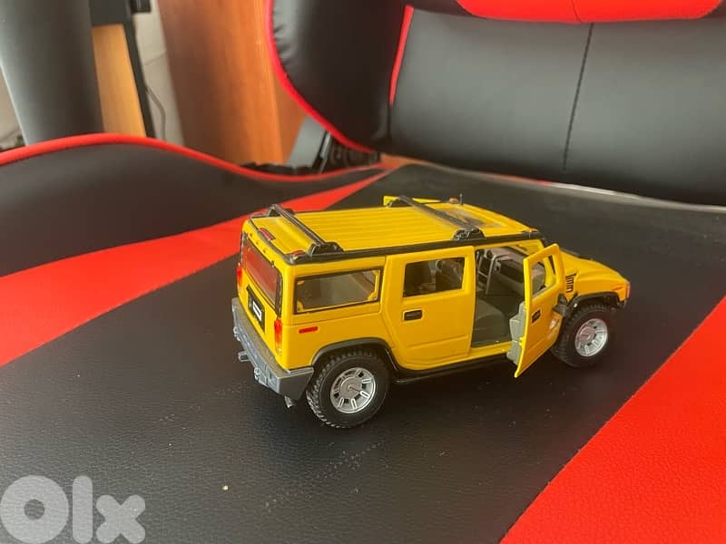 diecast cars 2 hummer porshe cayenne jeep all 10$ 7