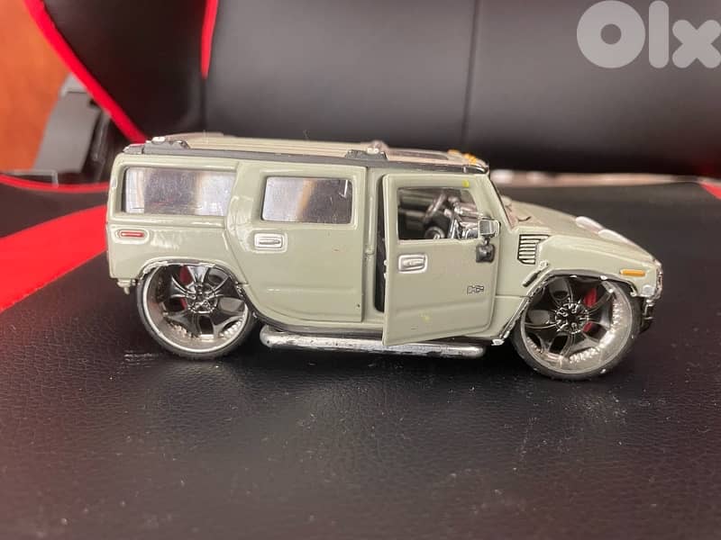 diecast cars 2 hummer porshe cayenne jeep all 10$ 11