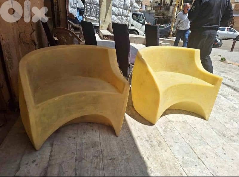 The Fiberglass Chair by Vladimir Kagan and Ralph Pucci 0