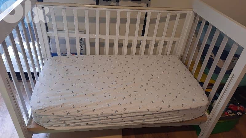 baby bed + mattress 1