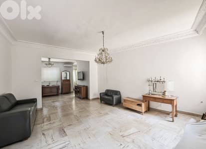 Spacious Apartment for Rent in Achrafieh شقة واسعة للإيجار في الأشرفية