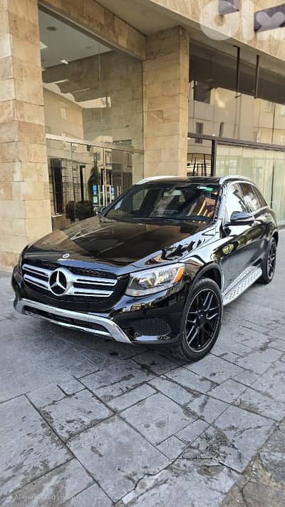 Mercedes GLC 300 AMG 4Matic 2018 Clean Carfax Car Loan Available