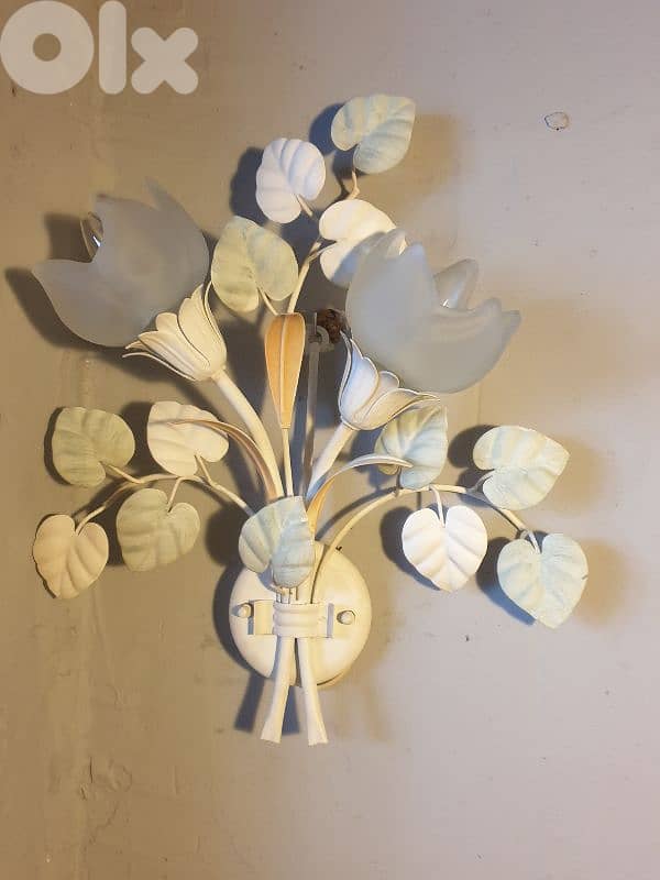 2 flower shaped ferfoje wall lights 5