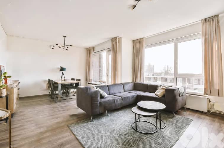 SPACIOUS APARTMENT IN DOWNTOWN PRIME (260SQ) , (BT-1136) 0