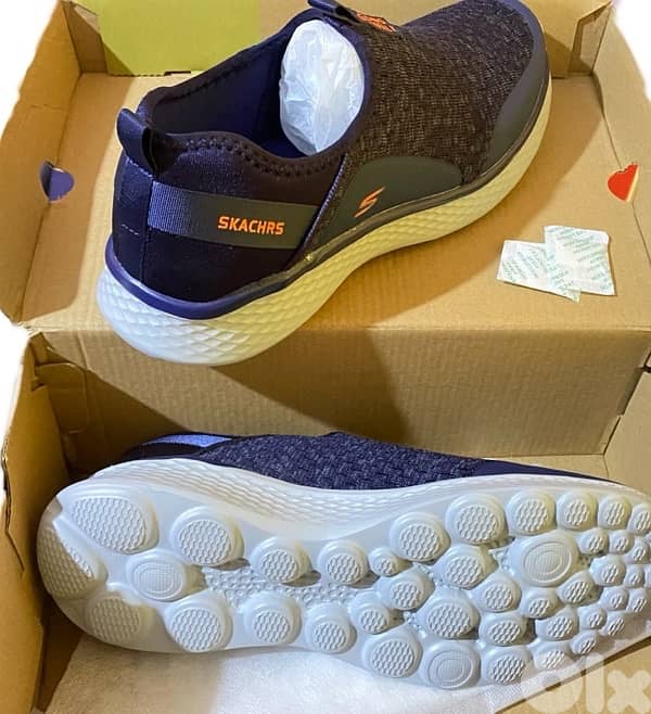 skachrs copy aa-size 43-china-35$-delivery 3$ 2