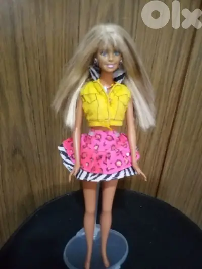 CALIFORNIA GIRL Barbie CERF Mattel as new doll year2000 Bend legs=25$