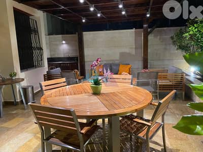 300m2 apartment+terrace for sale in Mar Takla - شقة للبيع في مار تقلا