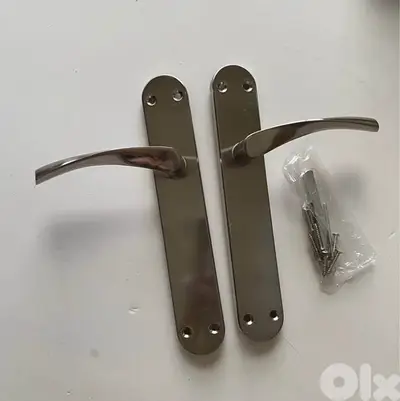 2 door handles