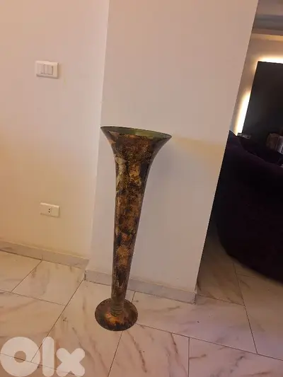 vase, flute-shaped