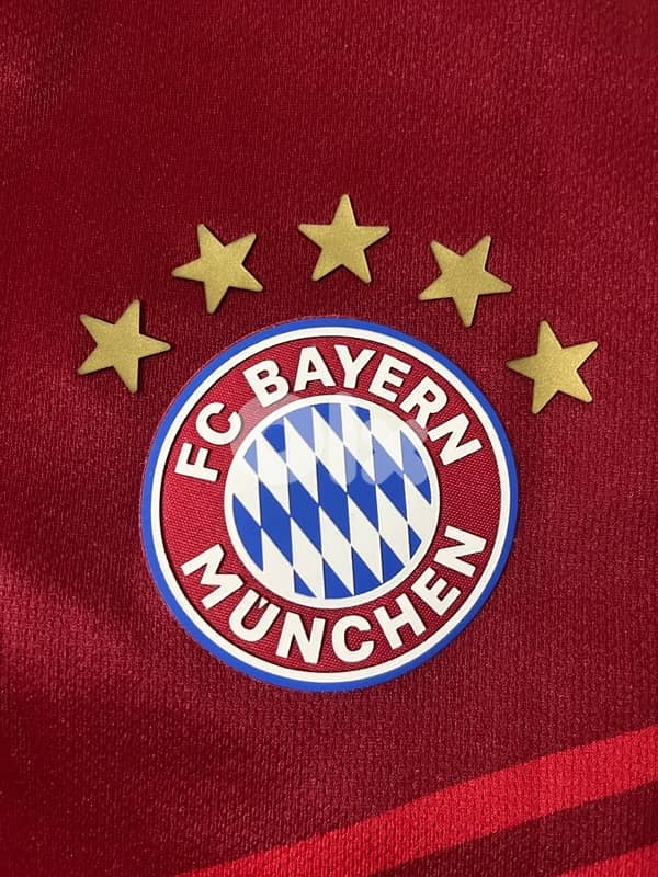 Bayern Munich Goretzka 8 home adidas kit 2