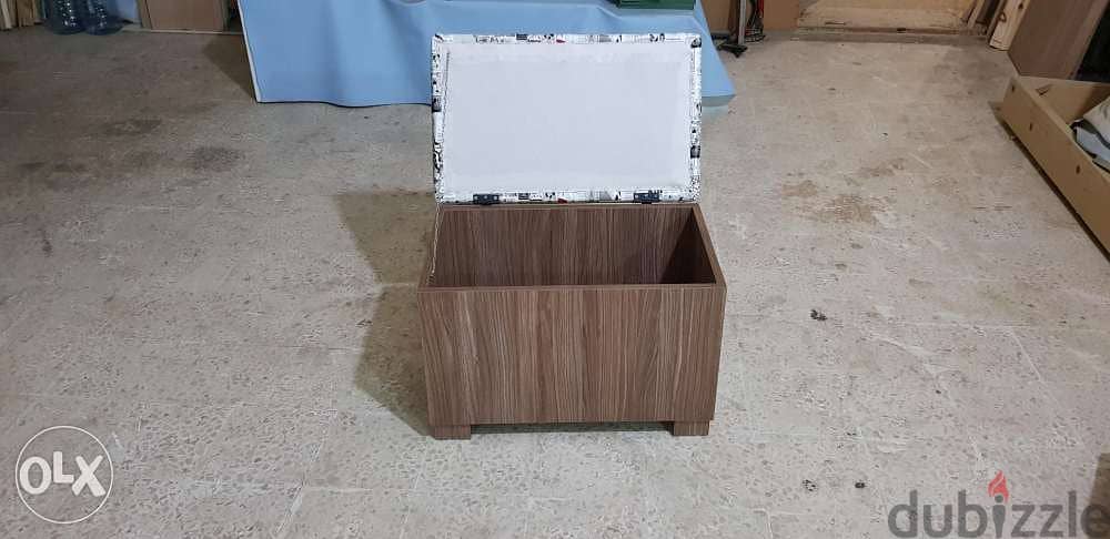 بوف مع صندوق 1