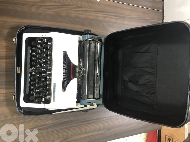 الة كاتبة typewriter 0