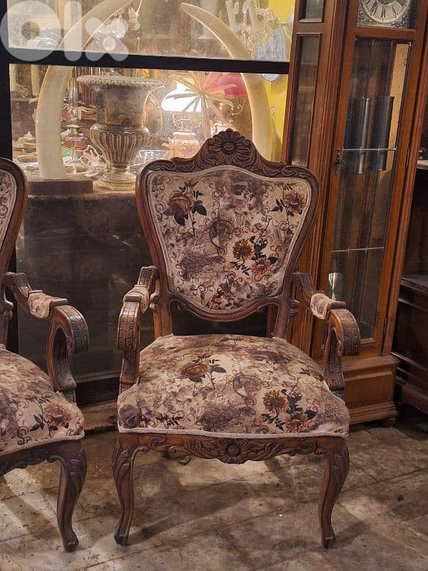 massif wooden hand chairs 1