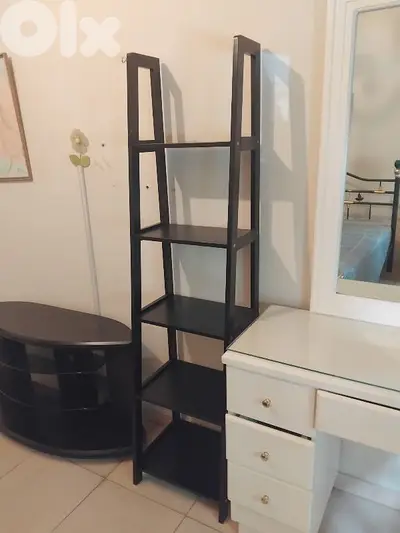 Black Shelf ladder