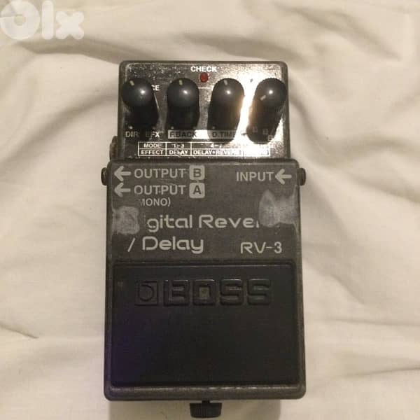 boss pedal digital reverb and delay RV 3 2