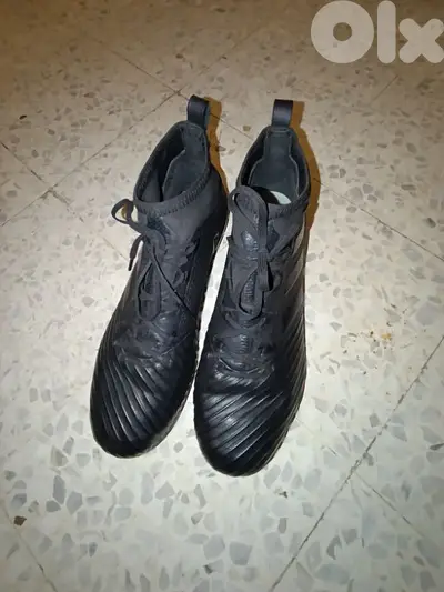 genuine adidas predator used like new football shoe