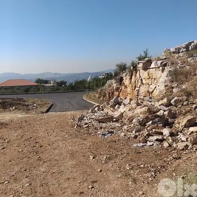 أرض مفرزة للبيع في قناة باقيش  Land for sale in Qanat Bekish