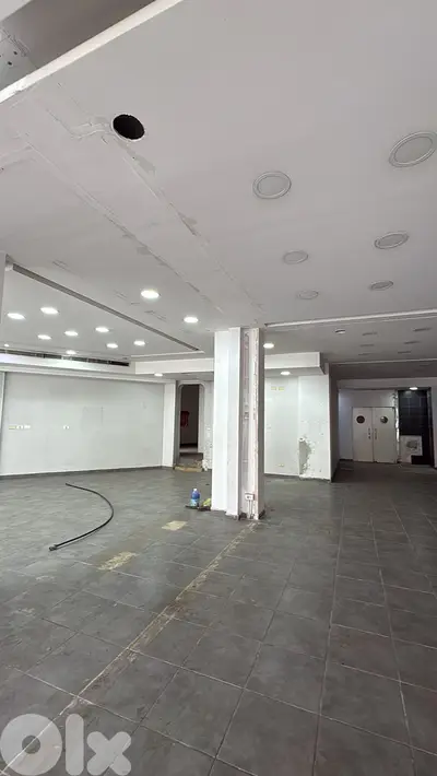 SHOWROOM FOR RENT IN MAR TAKLA PRIME 4 FACADES, (HAR-234)