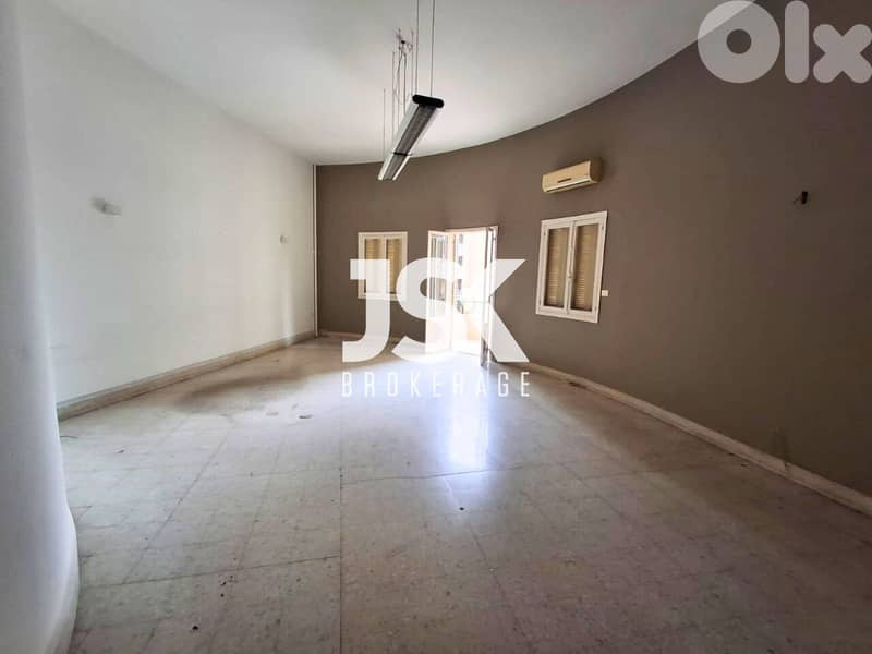 L18783-300 SQM Office For Sale In Achrafieh, Sioufi 0