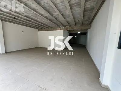 L18784-Duplex Shop For Rent On The Main Road In Adma