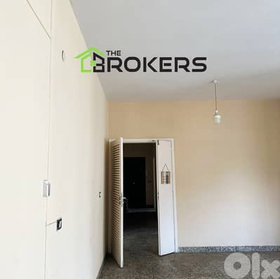 Apartment for Sale in Hamra  شقة للبيع في الحمرا
