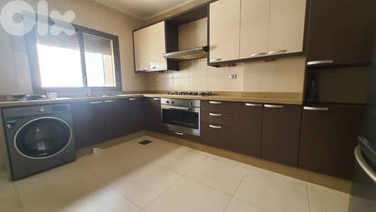 SPACIOUS APARTMENT IN AIN EL MRAISSEH PRIME (220SQ) 3 BEDS , (AM-276)