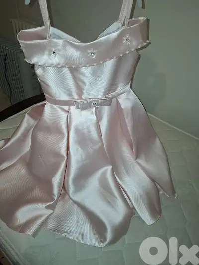 pink dress