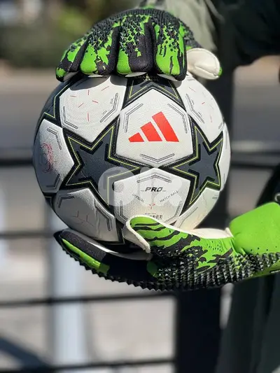 Footballمبيع جملة و مفرق