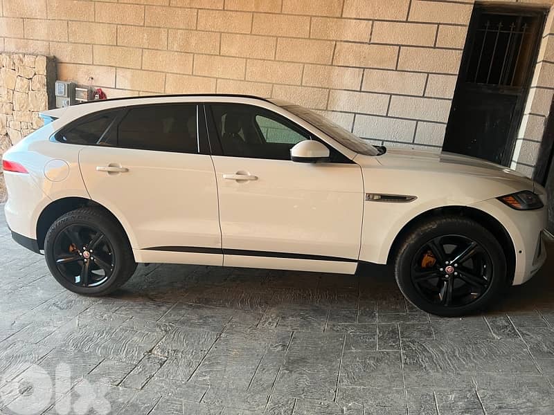 Jaguar F-Pace 2017 0