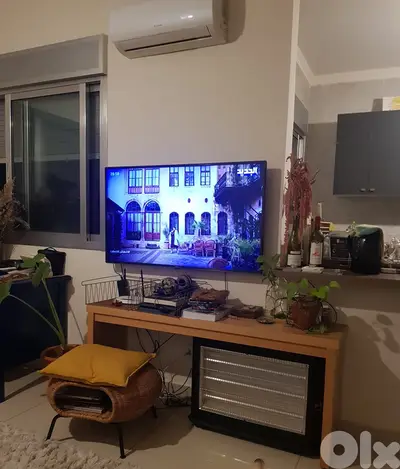 Wooden TV unit + 2x IKEA Kallax Baskets