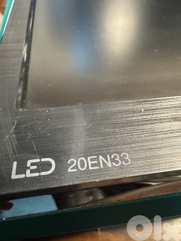LG 20 INCH Monitor 1600 x 900 3