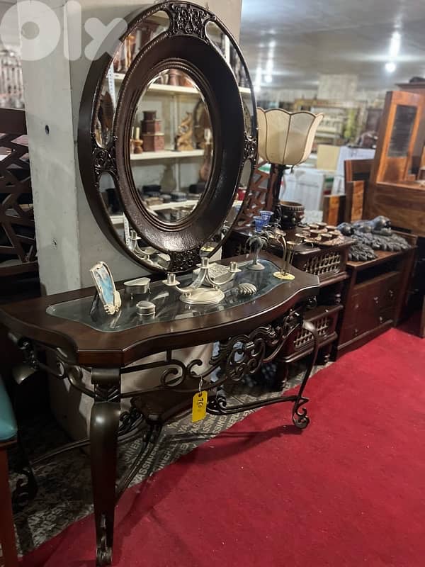console with mirror 0