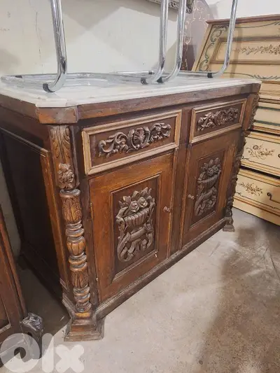 باهو فرنسي انتيك خشب جوز وجه رخام رائع جدا