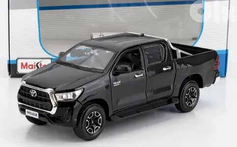 Toyota Hilux 2021 diecast car model 1:27