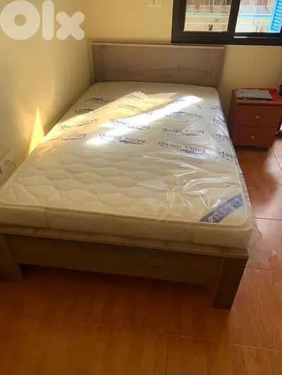 تخت مفرد ونص مع فرشة جديدة من المعمل بافضل الاسعار