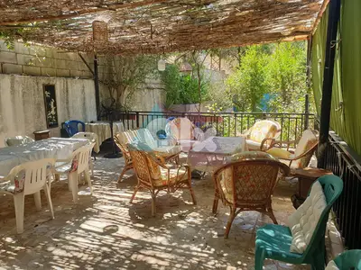 240m2 apartment+garden/terrace 4sale in Aley - شقة للبيع في عاليه