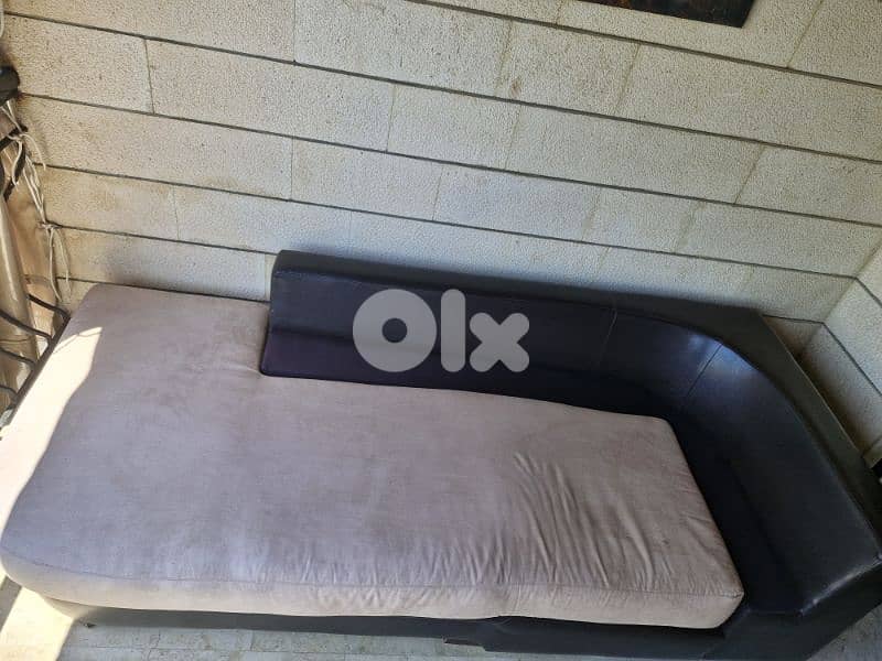 L Sofa & center table 2