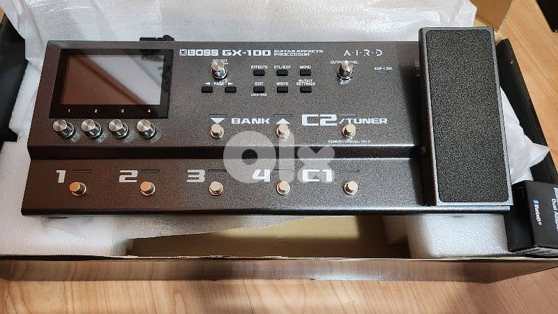 Boss Multieffect guitar Pedal GX-100 with BT module and travel bag 0